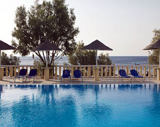 Kamari Beach Hotel 