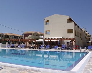 Pelouzo Hotel