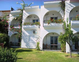 Spiros Studios Apartments